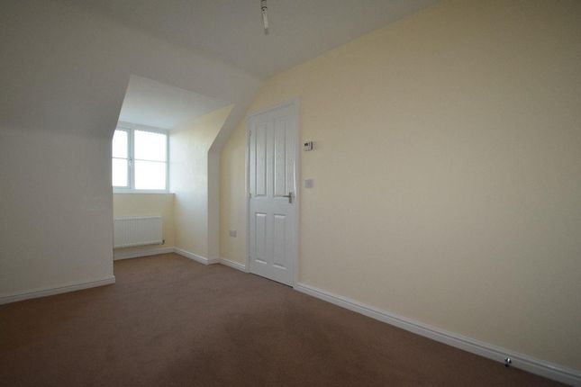 31, Greenfields Drive, Newport photo 5