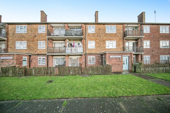 Thumbnail Flat for sale in Linden Close, Colchester, Essex