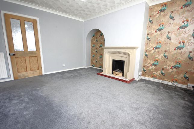 Terraced house for sale in Highfield Road, Rushden