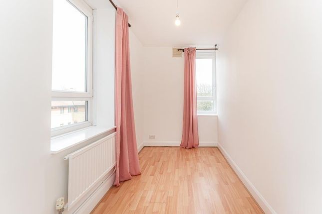 Flat to rent in Woodfield House, Hackney