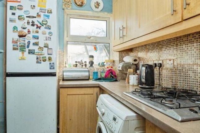 32, The Bindells, Chickerell, Weymouth photo 4