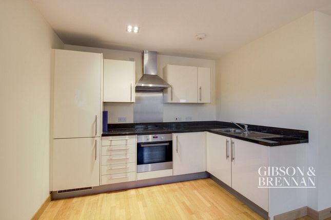 Thumbnail Flat for sale in Cherrydown East, Basildon