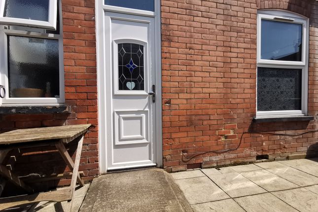 Thumbnail End terrace house to rent in Ashburnham Road, Luton, Bedfordshire