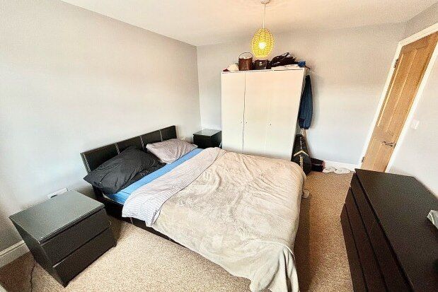 Flat to rent in Fencepiece Road, Ilford