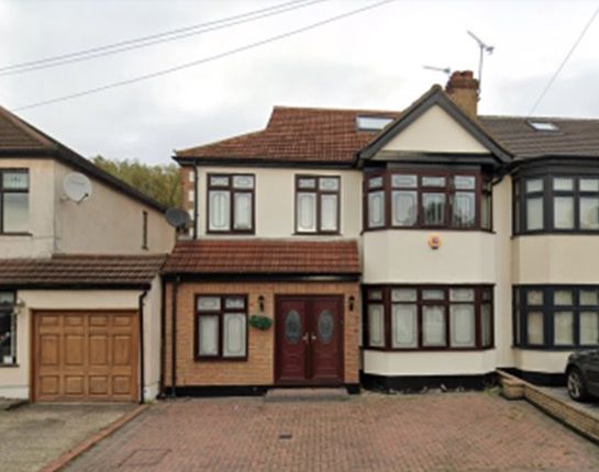 Property for Sale in Cecil Avenue, Hornchurch RM11 - Buy Properties in Cecil  Avenue, Hornchurch RM11 - Zoopla