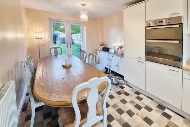 2, Homefield Court, Yeovil photo 3