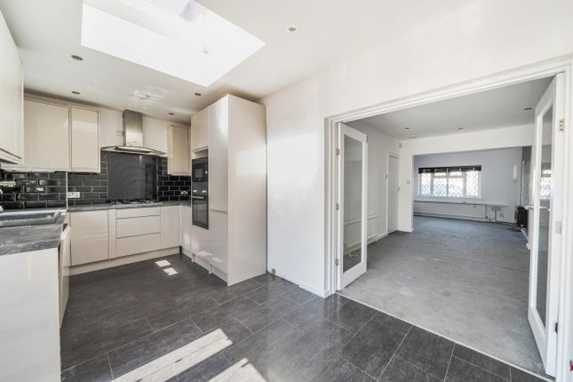 47, Ventnor Avenue, Stanmore photo 4