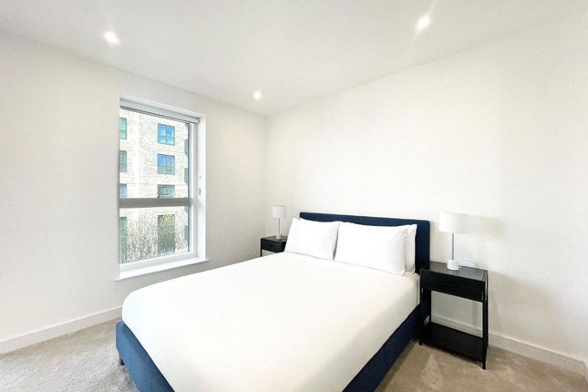 Flat 35,, Arber House, 2 Greenleaf Walk, Southall photo 3