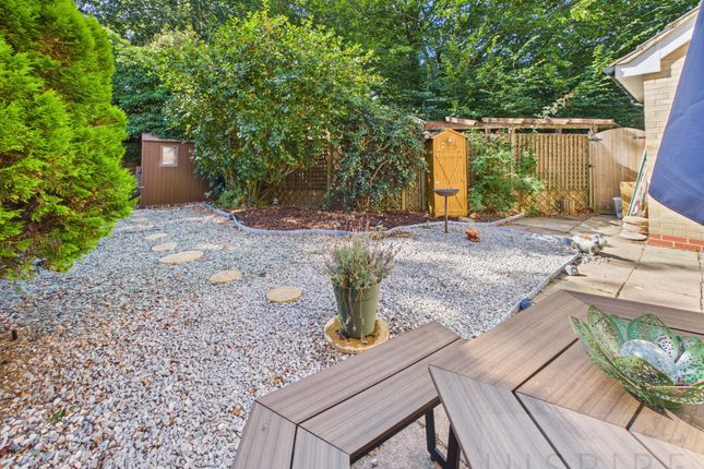22 Olivier Road, Crawley photo 4