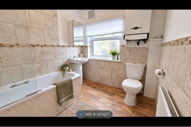 Adwick Place, Leeds photo 5
