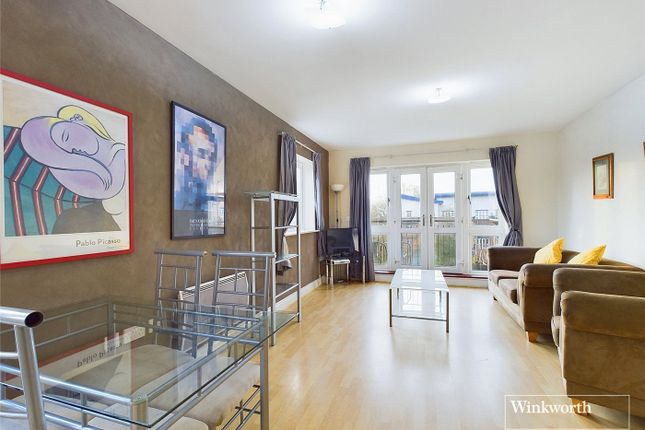 247, Luscinia View, Reading photo 3