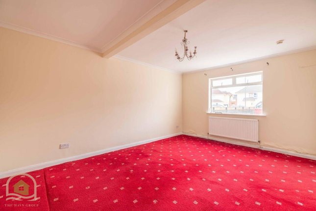 27, Warrington Avenue, Slough photo 4