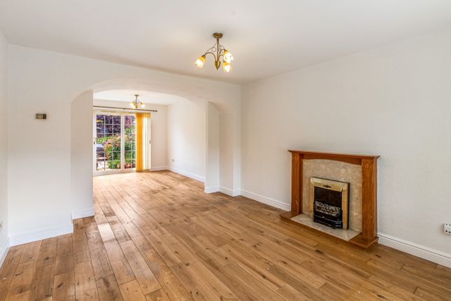 9, Heron Close, Worcester photo 3
