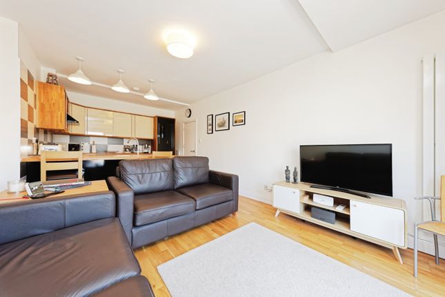 Flat 4, 49, Harbour Parade, Kent photo 3