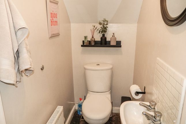 63 Lakeside Close, Brynmawr photo 2
