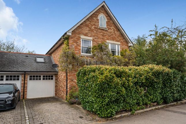 Thumbnail Detached house for sale in Sunningdale, Berkshire