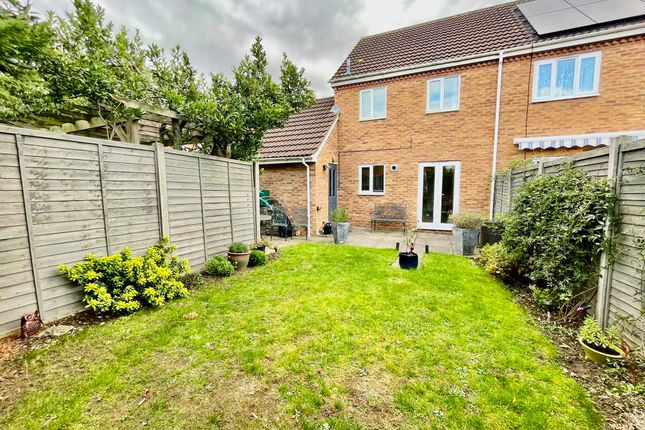 27, Kayser Court, Biggleswade photo 3