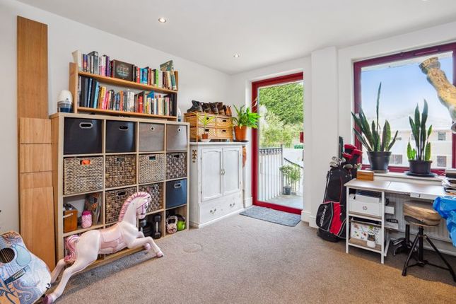 Flat for sale in Boundary Road, Loudwater, High Wycombe