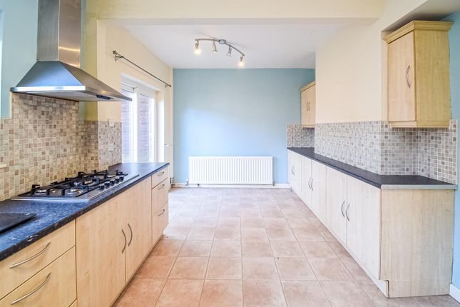 33, Eskdale Road, Wakefield photo 4