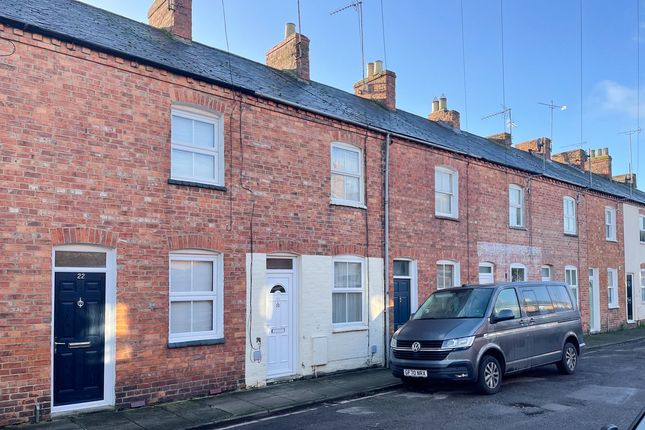 Terraced house for sale in Old Grimsbury Road, Banbury