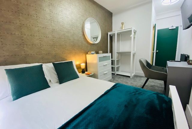 Room 5 - Double Ensuite