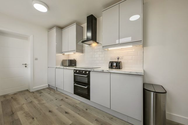 Room 2, 11 Ridgway Street, Crewe, Cheshire photo 4