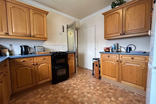 3, Derwent Drive, Dunstable photo 3