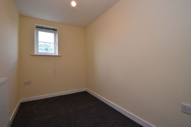 Flat 4, 72 Saxthorpe Road, Leicester photo 5