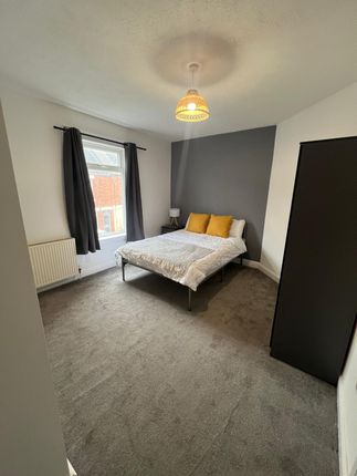 Bright And Tidy Double Bedroom Featuring A Comfort...