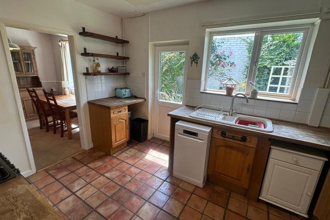 16, Orchard Close, Hereford photo 4