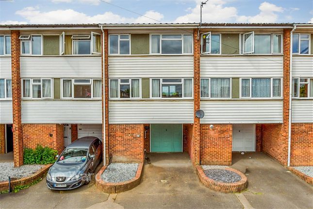 3-bed house on 143, Kingfisher Road, Aylesford, £290,000