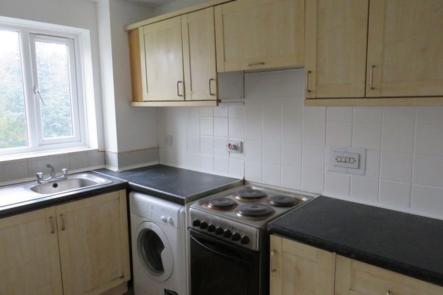 Burket Close, Southall photo 2