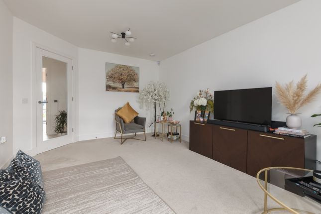 5, Whitebeam Road, East Calder photo 4