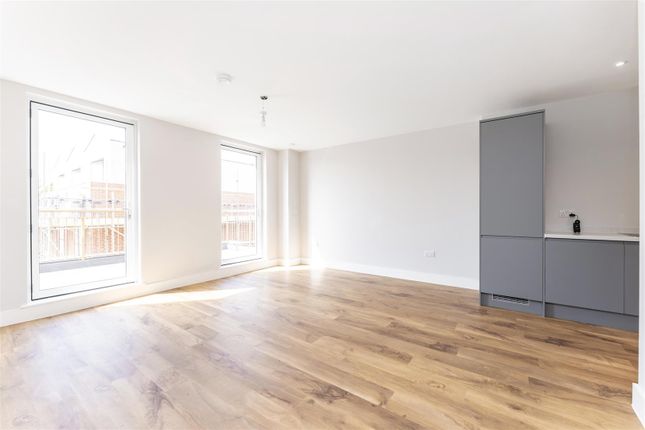 Thumbnail Flat to rent in Boston Road, Hanwell