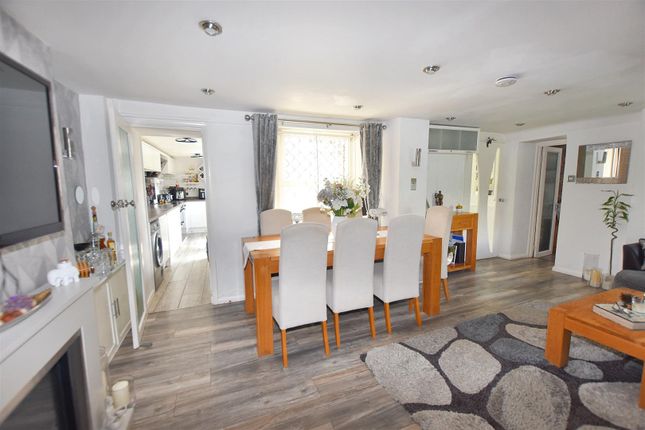 27, North Street, Redruth photo 4