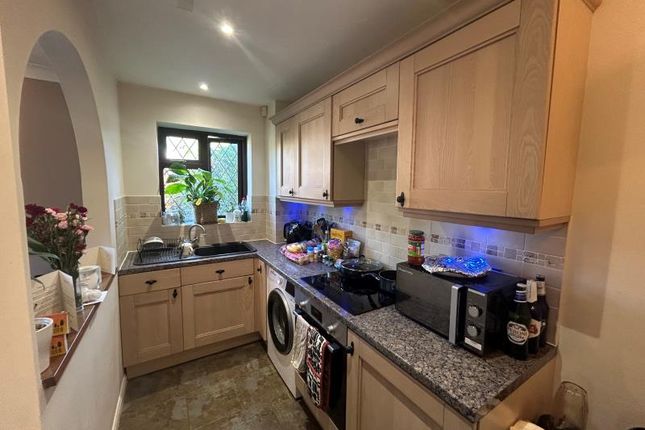 6, Churchfields, Guildford photo 4