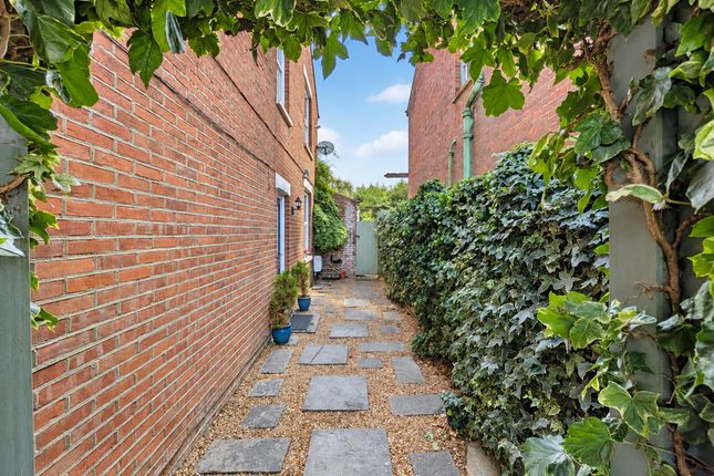 72, Upper Moorgreen Road, Cowes photo 3