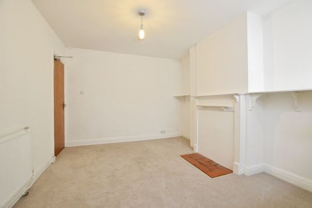 Room 2, 16, Edward Close, St Albans photo 5