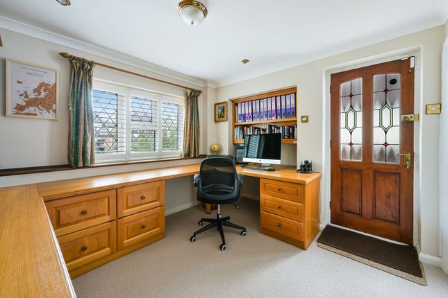 57, Downs Wood, Epsom Downs photo 4