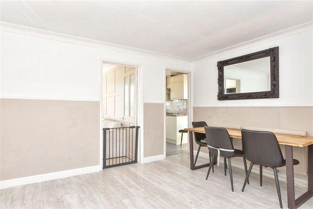 Merrals Wood Road Strood, Rochester photo 4