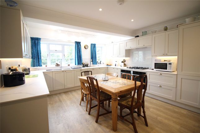 6, Milton Court, MILTON MALSOR photo 4