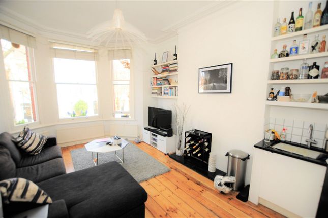 Thumbnail Room to rent in St. Quintin Avenue, London