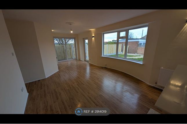 The Warren Drive, Westgate-On-Sea photo 3