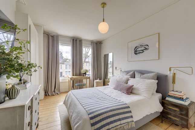 End terrace house for sale in Brownhill Road, London