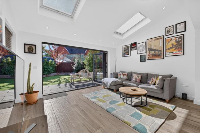 2, Ashcraft Close, Bedford photo 3
