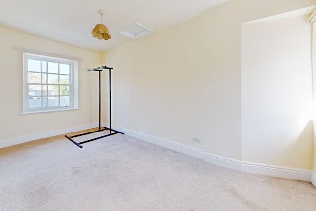 91Dad635-Belgrave-House-Bedroom 201.Jpg