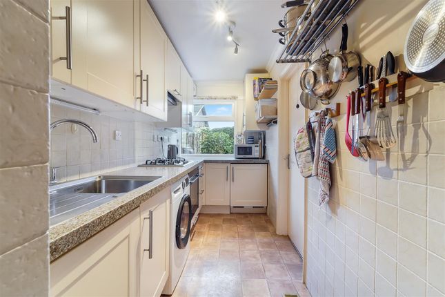 9, Maybury Close, Tadworth photo 4