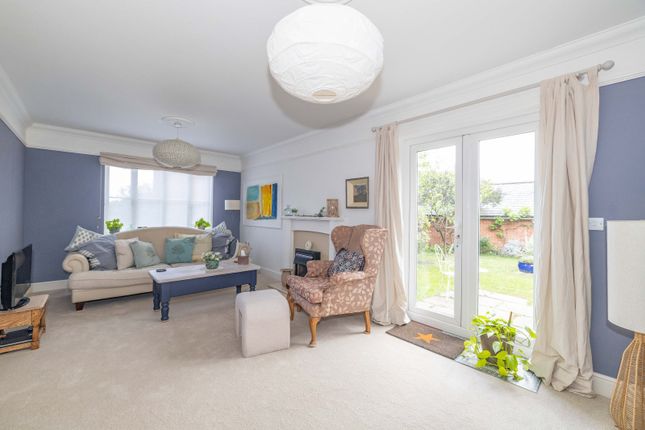 29, Magnolia Drive, Canterbury photo 2