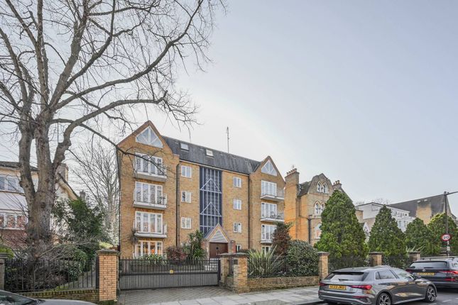 2-bed flat on Crescent Road, Crouch End, £500,000