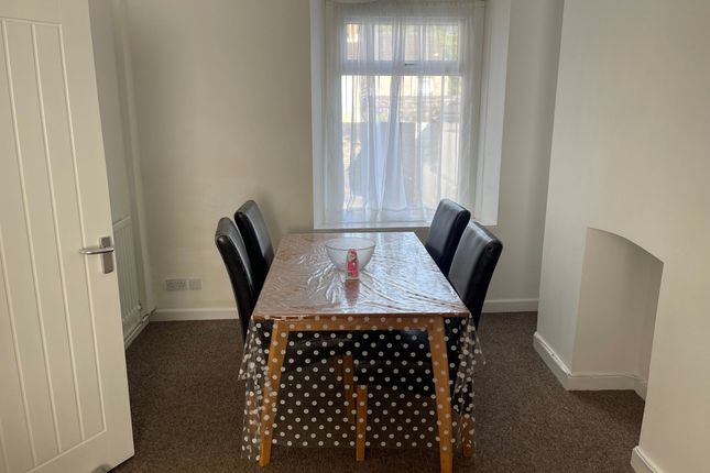 4 Norfolk Street, Swansea photo 4
